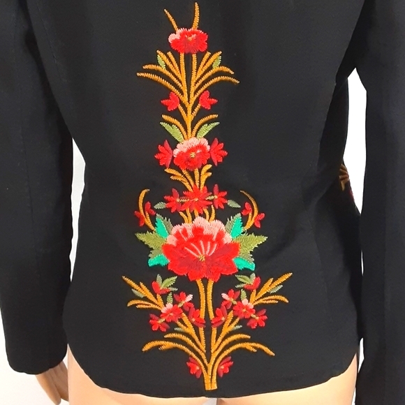 WE Floral Embroidered Black Jacket EUC - Picture 9 of 16